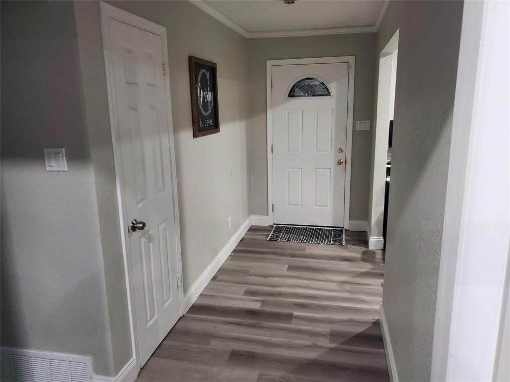 1717 15th Pl - Photo 2 of 12