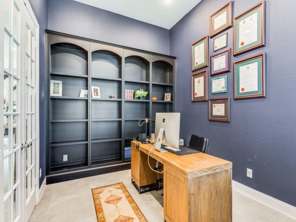 6001 Firefox Ln - Photo 4 of 14