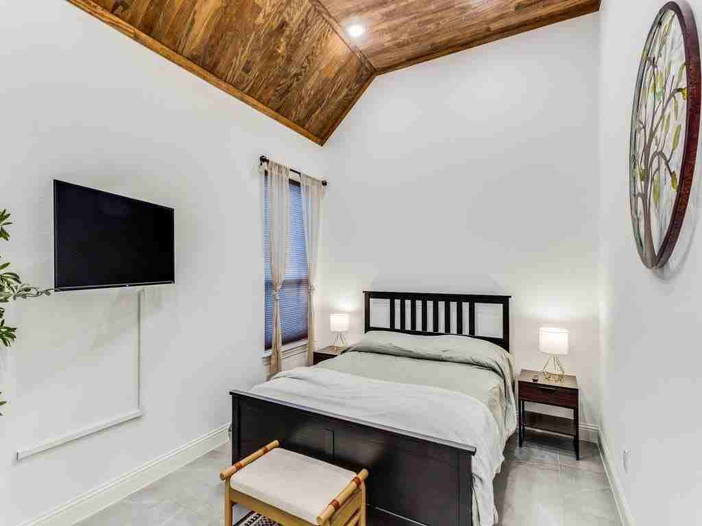 6001 Firefox Ln - Photo 7 of 14