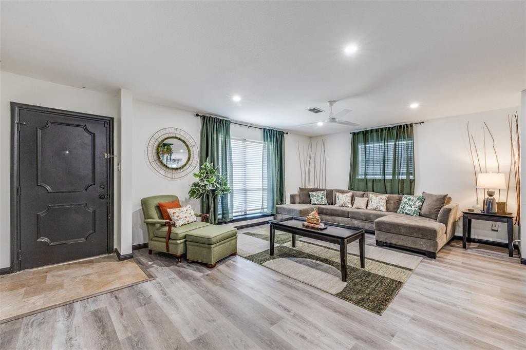 7933 Joreen Dr - Photo 3 of 15