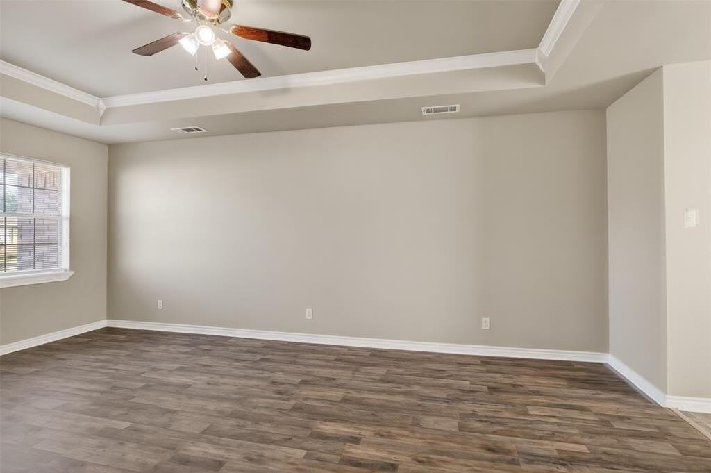 2507 Beverly Ln - Photo 5 of 29