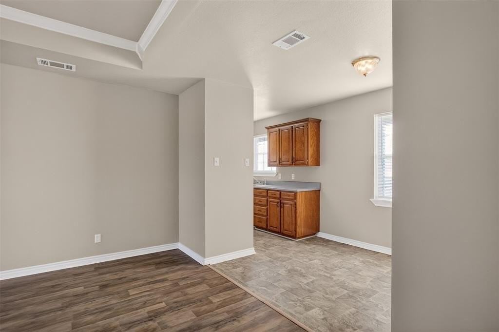 2507 Beverly Ln - Photo 7 of 29