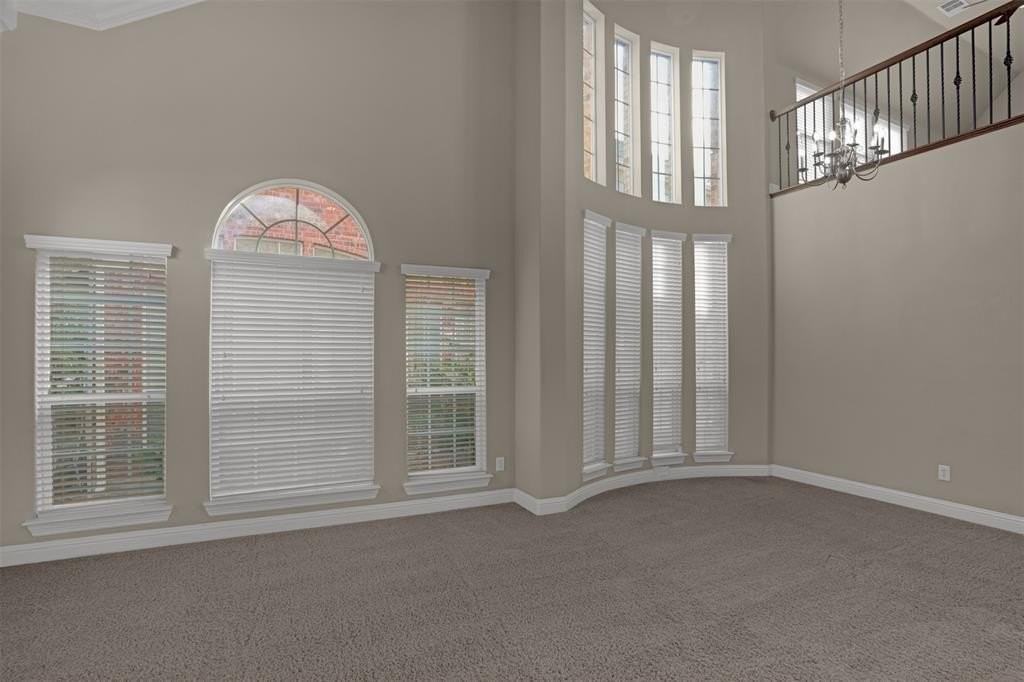 1702 Tulare Dr - Photo 4 of 36