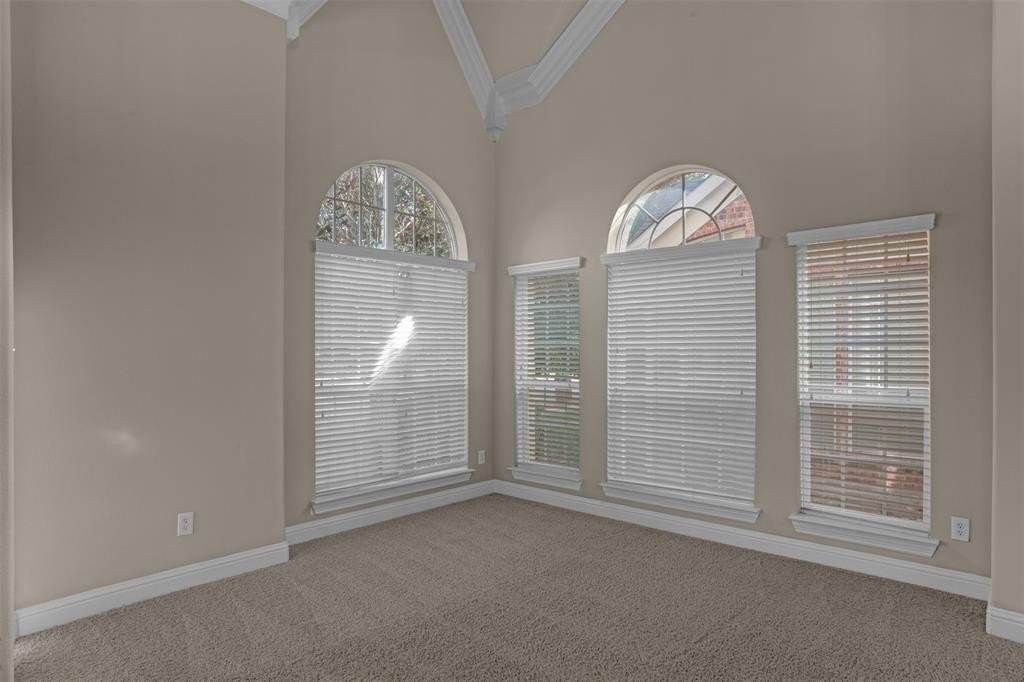 1702 Tulare Dr - Photo 6 of 36