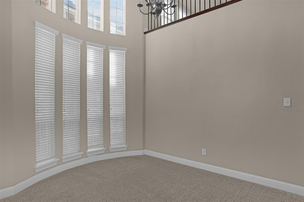 1702 Tulare Dr - Photo 7 of 36