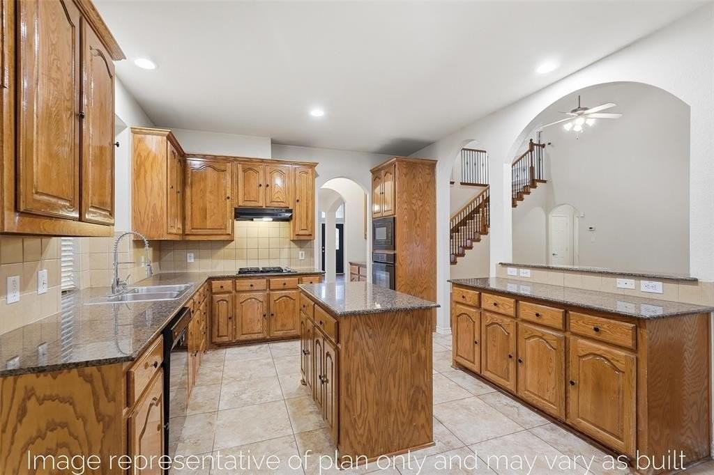 6024 Toledo St - Photo 2 of 20