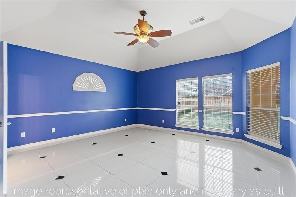 6024 Toledo St - Photo 7 of 20