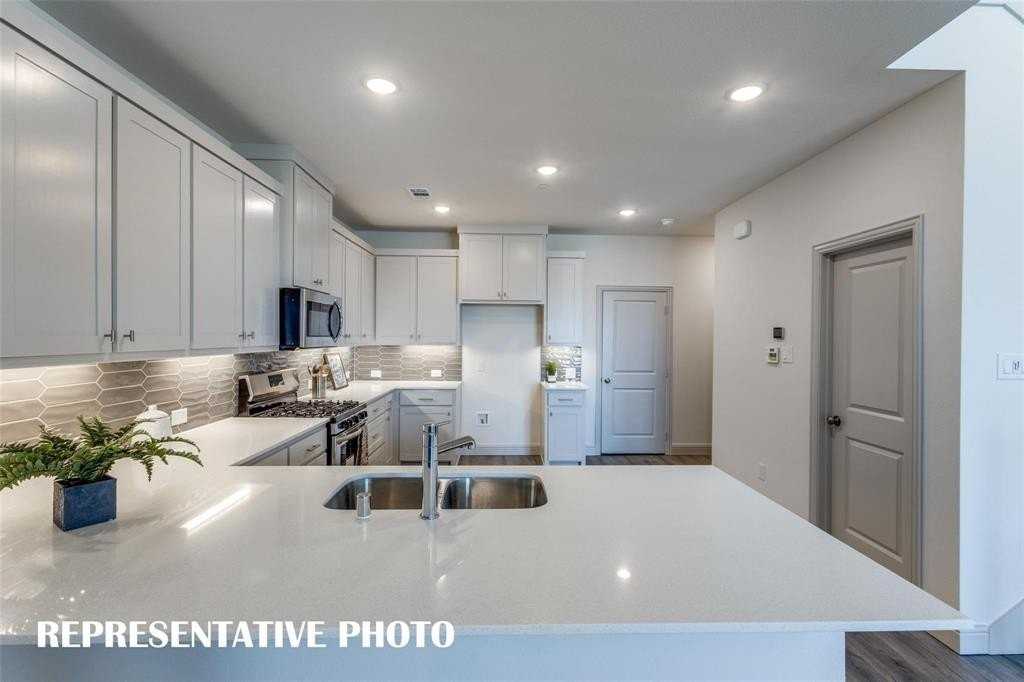 9585 Speaker Dr - Photo 5 of 15