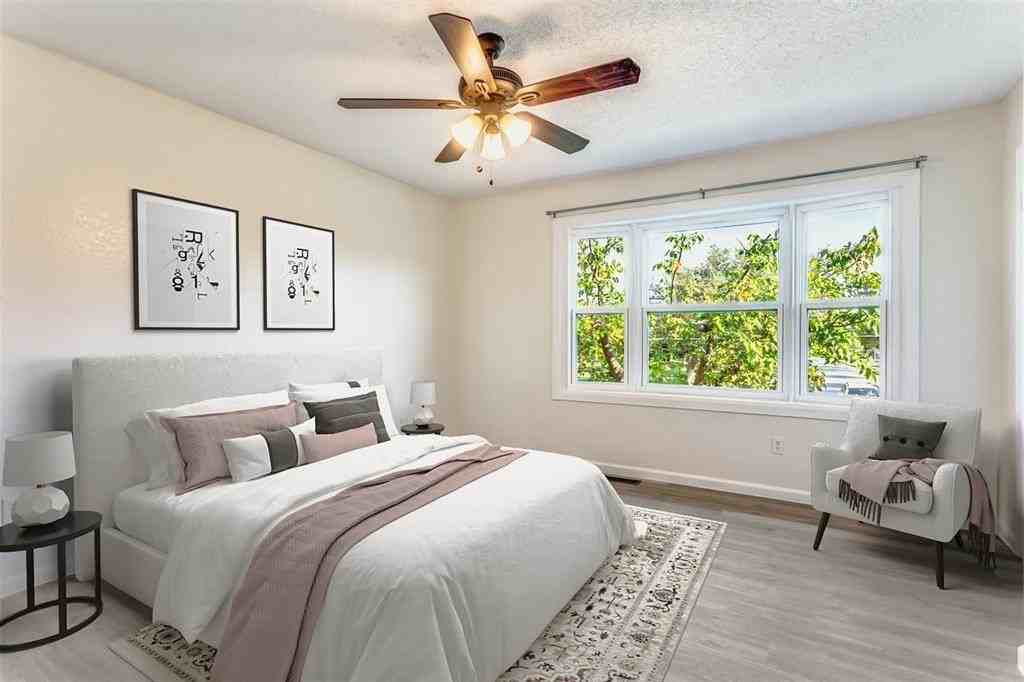 826 Wildwood Ln - Photo 5 of 19