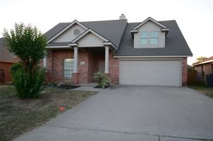 featured image of 3004 Glenwood Ct
