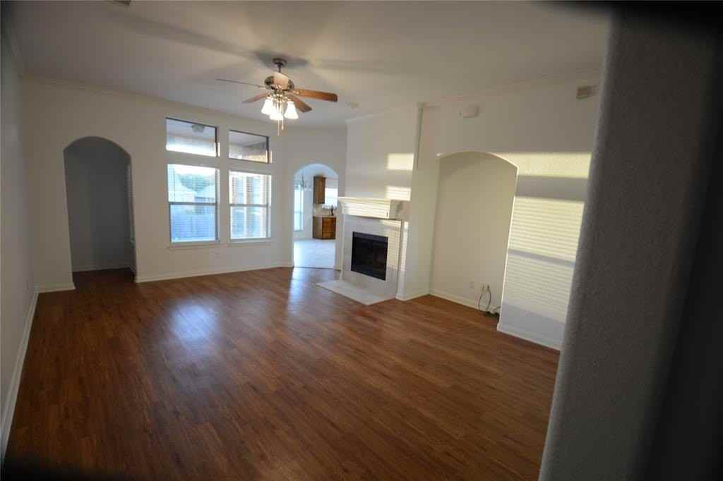 3004 Glenwood Ct - Photo 3 of 8