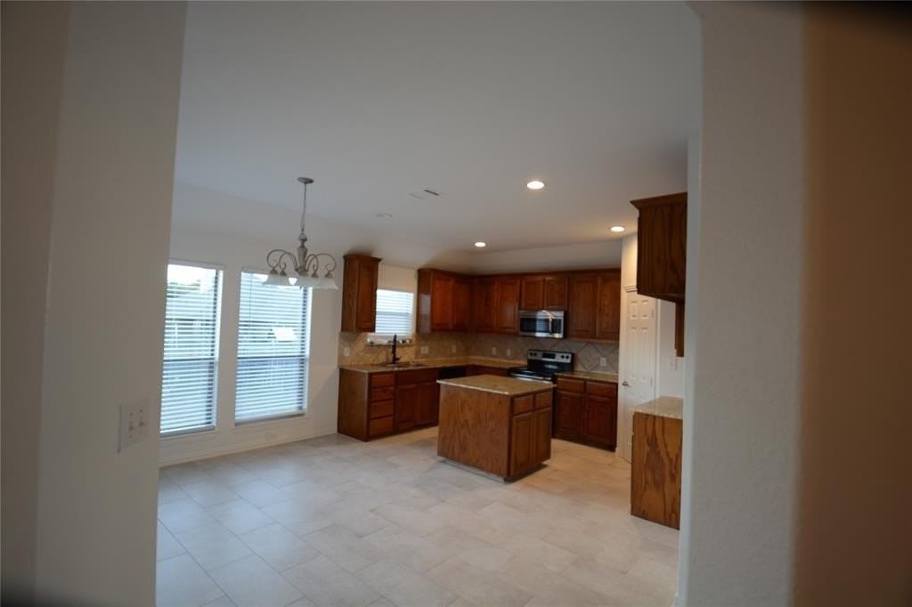 3004 Glenwood Ct - Photo 4 of 8