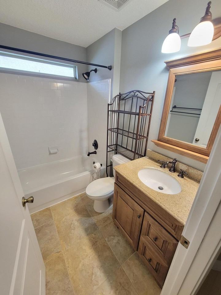 6476 Sailport Cv - Photo 3 of 18