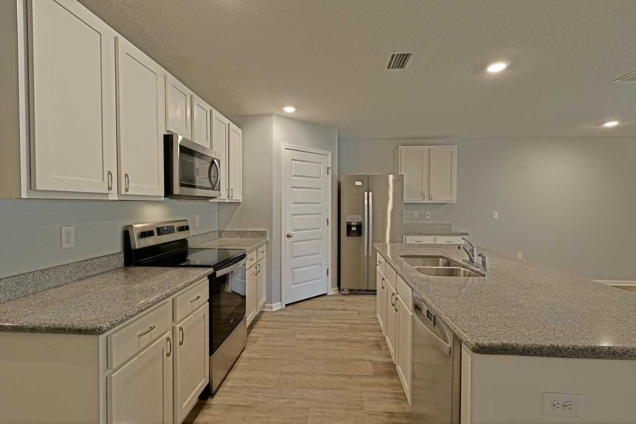 5747 Guinevere Ln - Photo 3 of 31