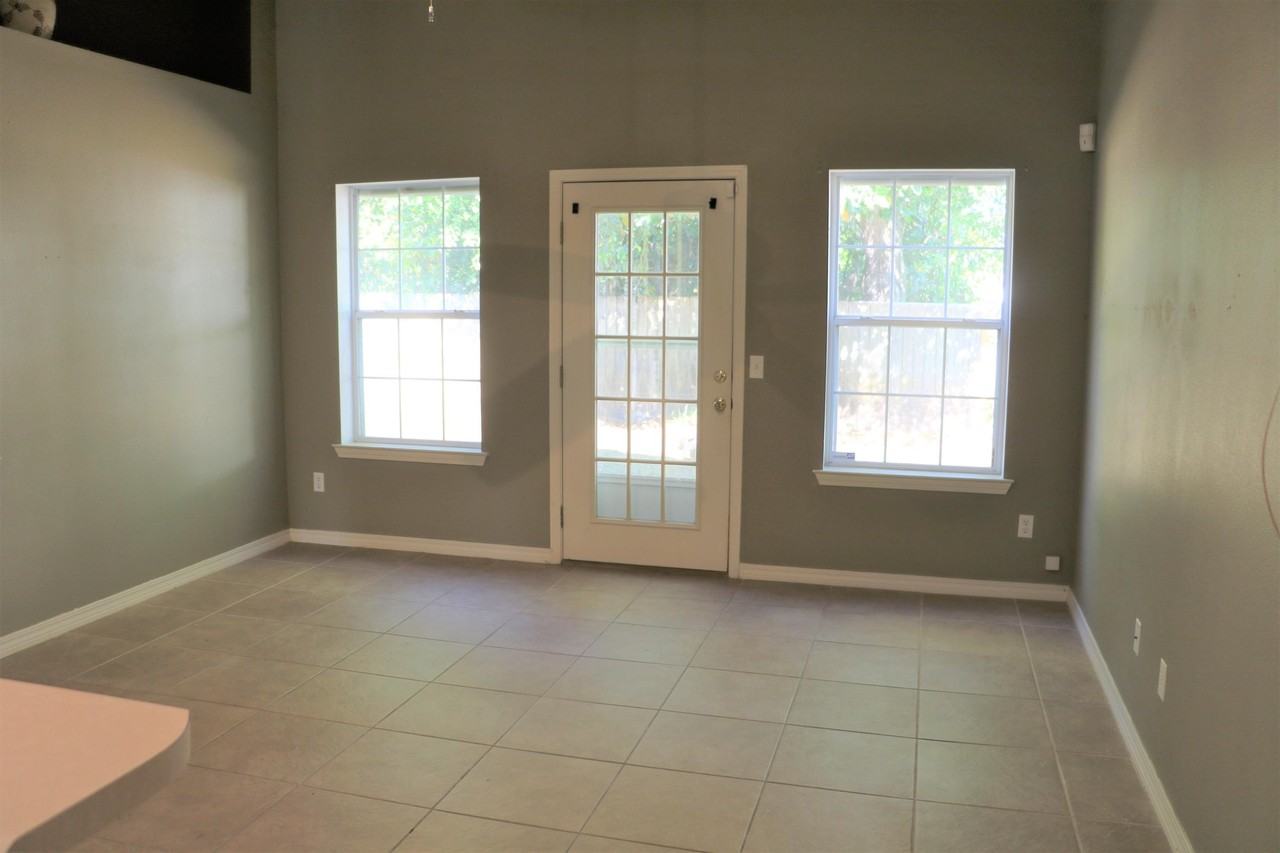 1784 Ivalea Cir - Photo 3 of 18