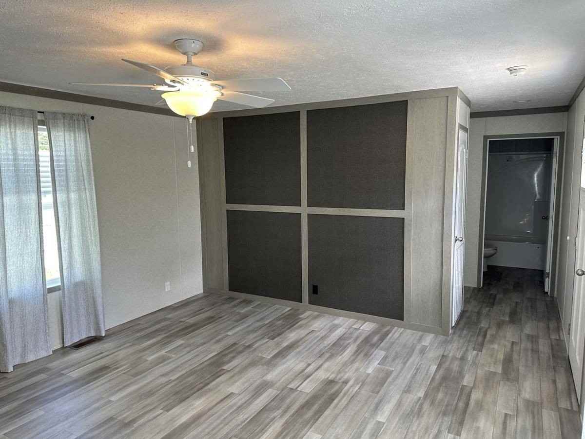 855 W Jefferson St #204 - Photo 4 of 13