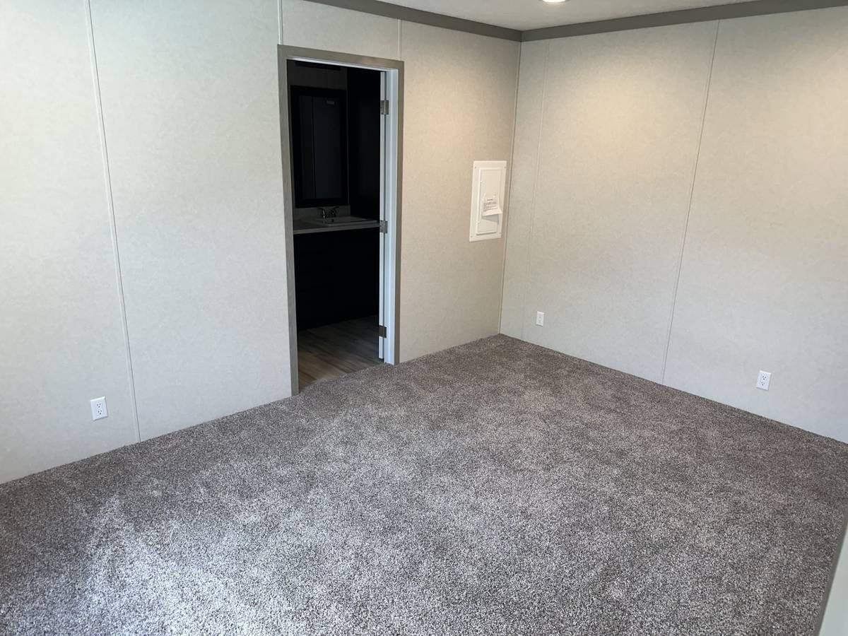 855 W Jefferson St #204 - Photo 5 of 13