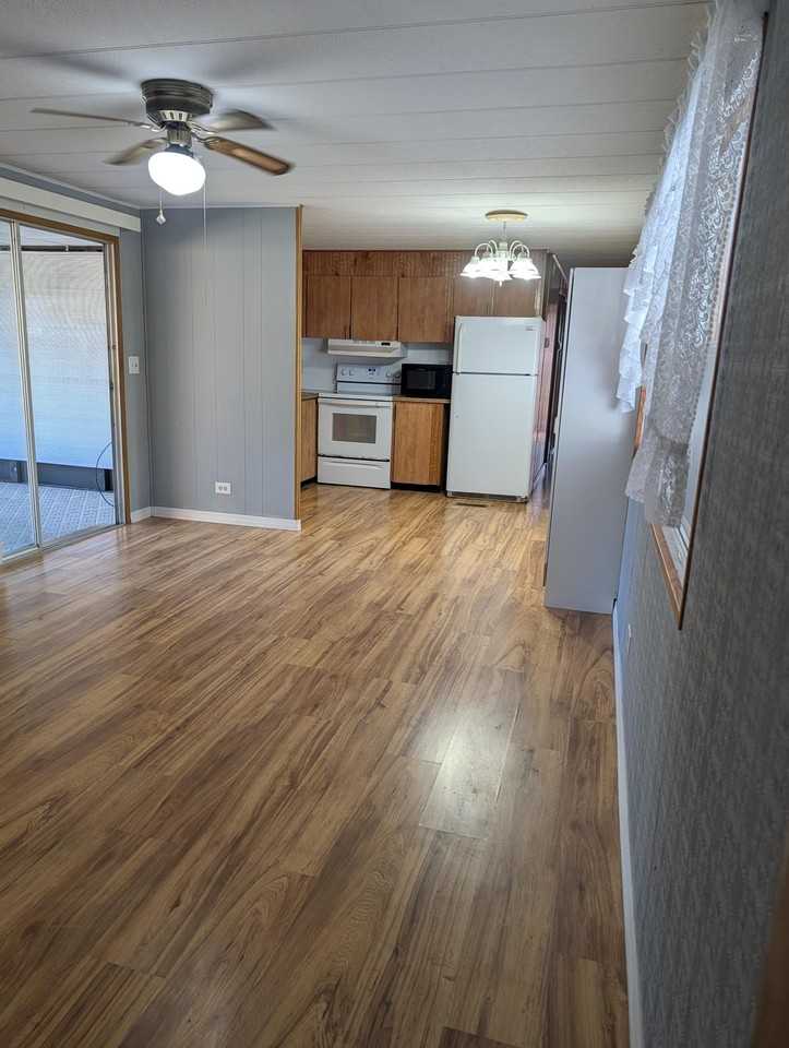 74 Lone Pine Ave #74 - Photo 5 of 9