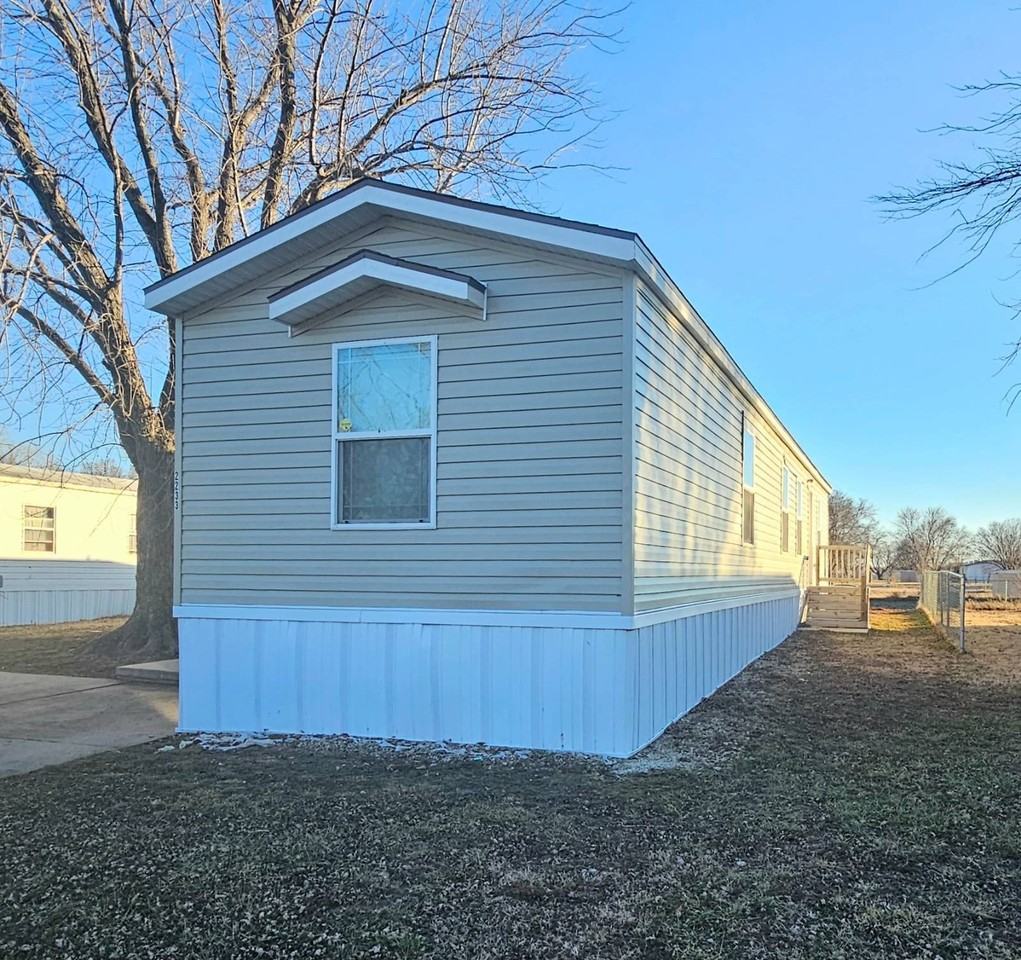 2233 E Maywood St - Photo 2 of 13