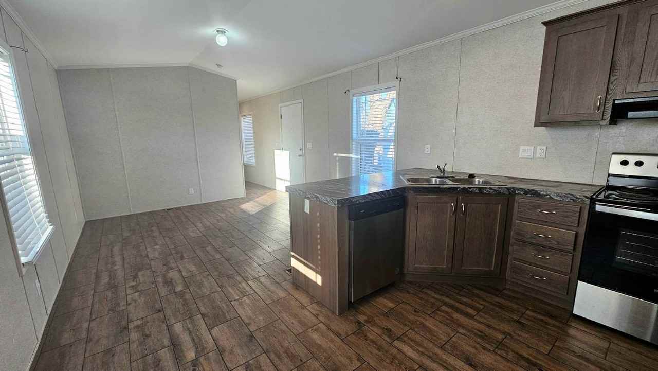 2233 E Maywood St - Photo 4 of 13