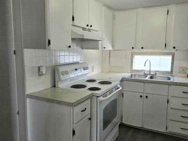 311 50th Avenue Plz W #102 - Photo 3 of 7