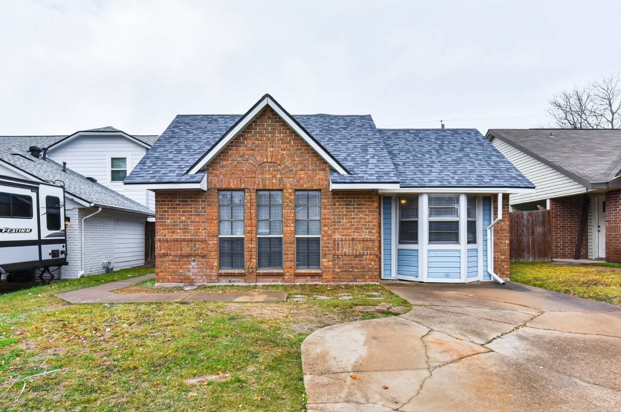 4710 Stone Ridge Dr - Photo 2 of 30