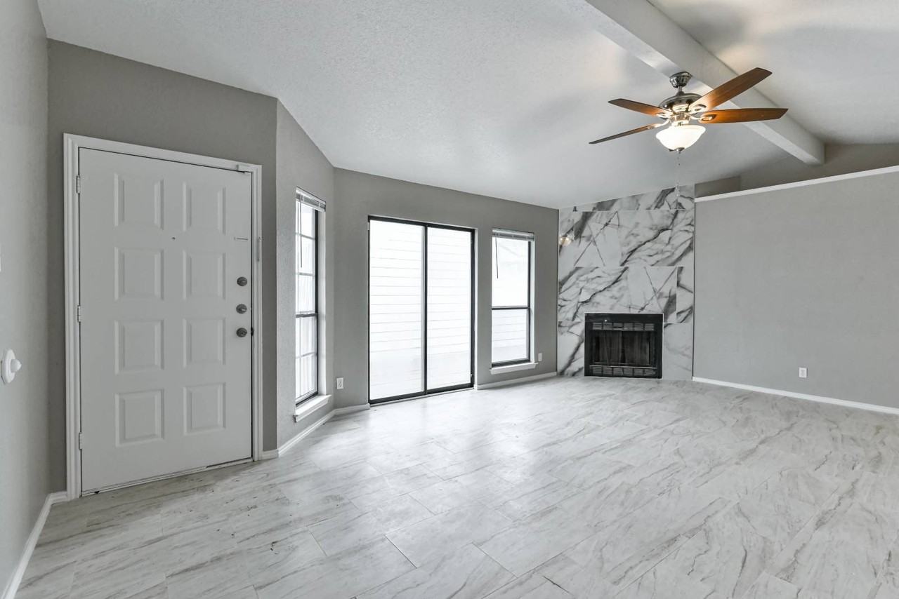 4710 Stone Ridge Dr - Photo 6 of 30