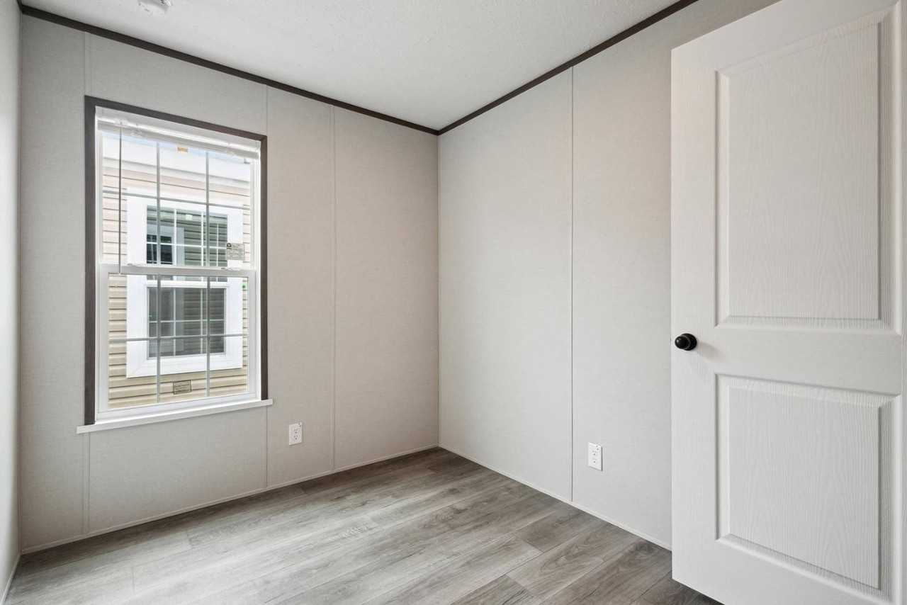 10 Benjamin Ln - Photo 7 of 12