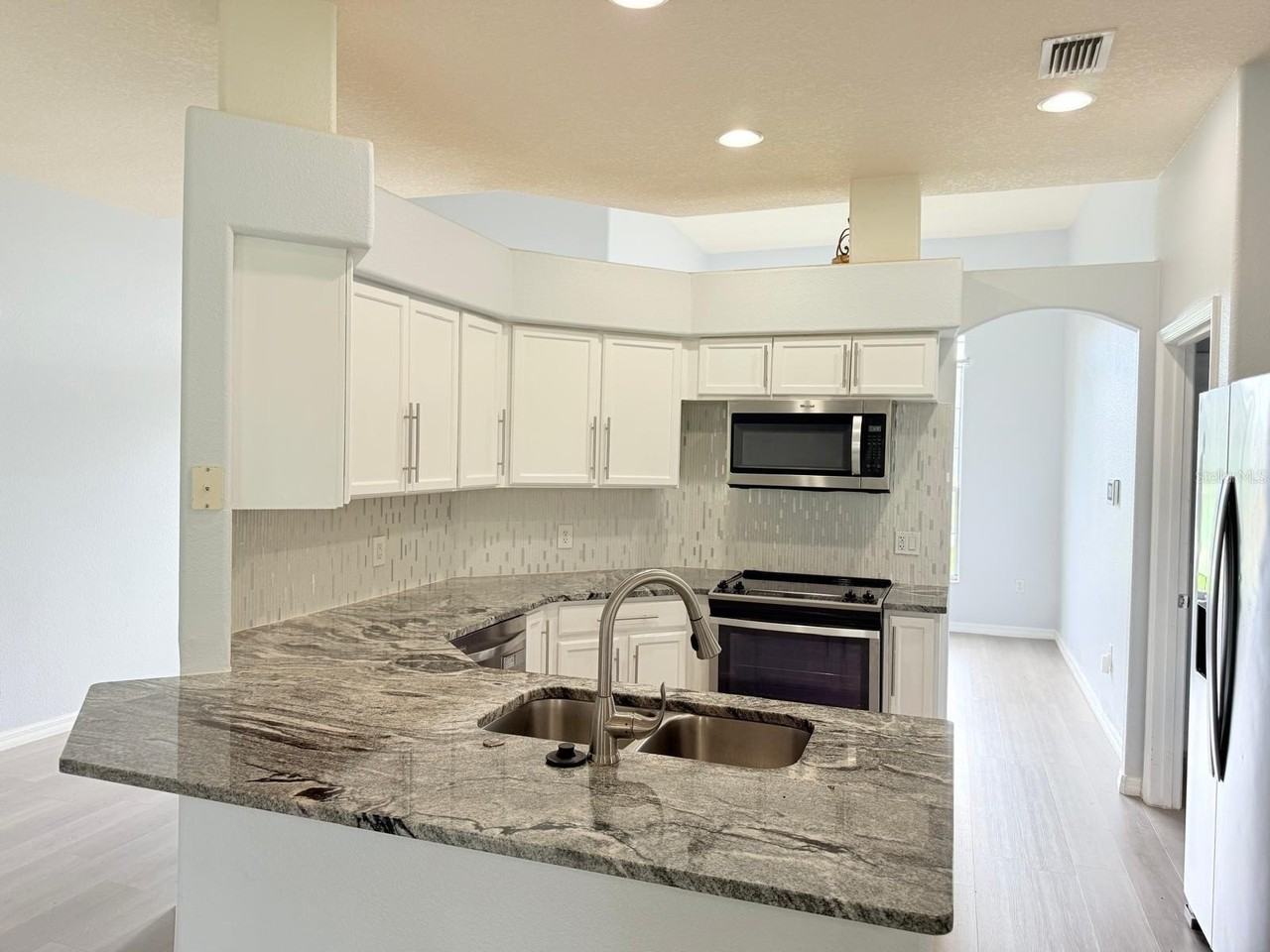 1905 Fairway Loop - Photo 6 of 25