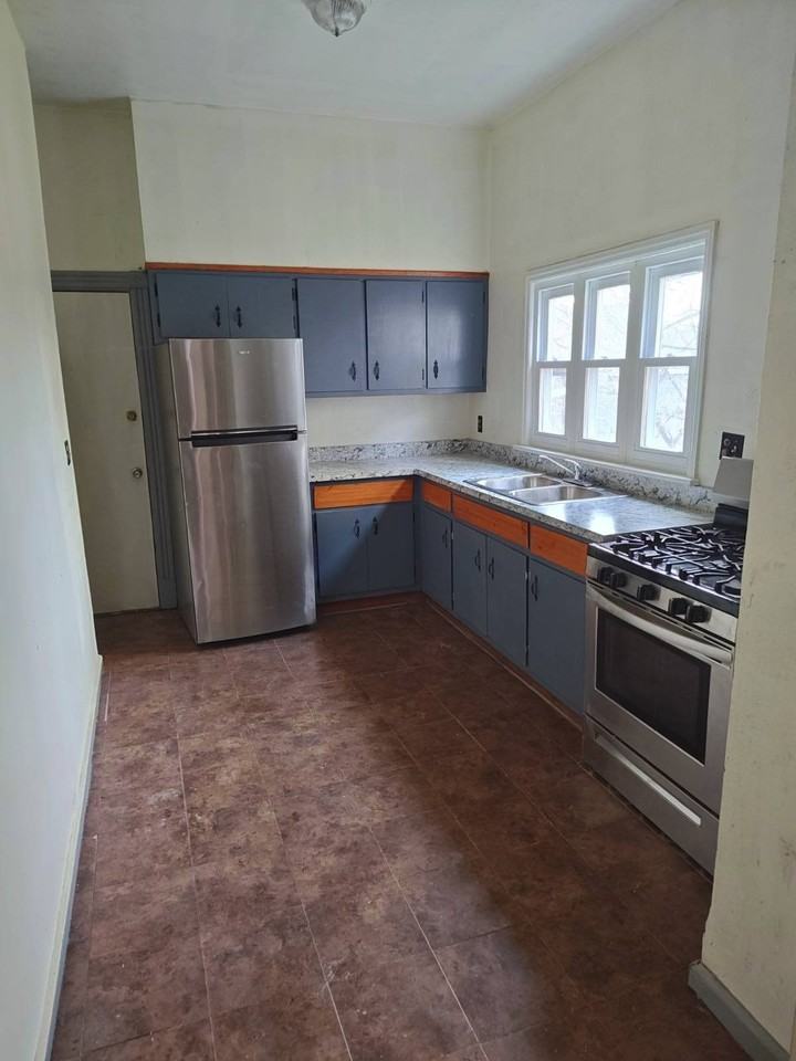 118 Winter Ave #1stFL - Photo 4 of 9