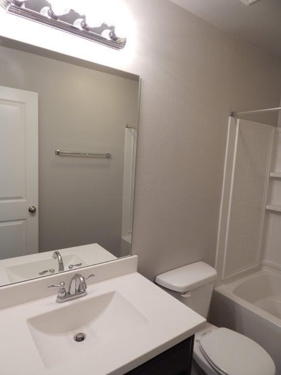 2429 Nw 190th St - Photo 4 of 22