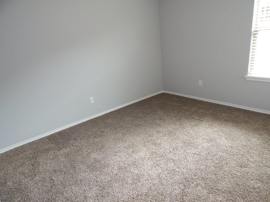 2429 Nw 190th St - Photo 5 of 22