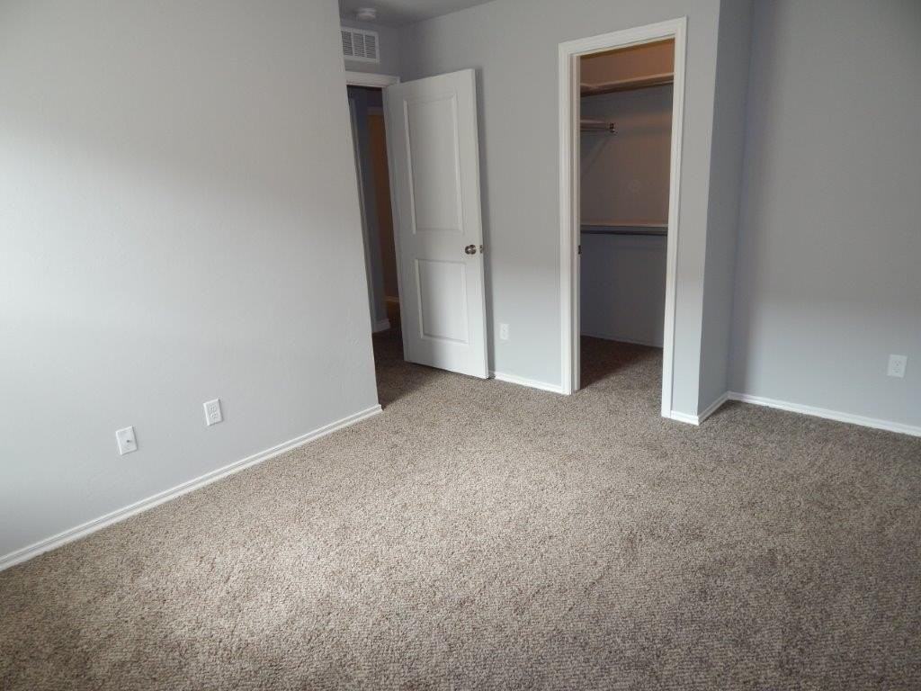 2429 Nw 190th St - Photo 6 of 22