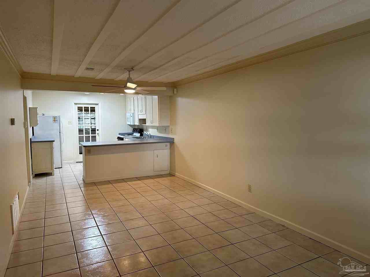 303 Colbert Ave - Photo 5 of 13