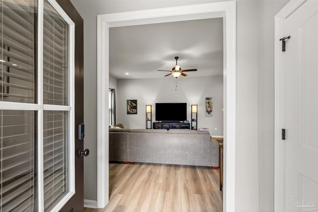 4709 Sago Palm Cir - Photo 3 of 49