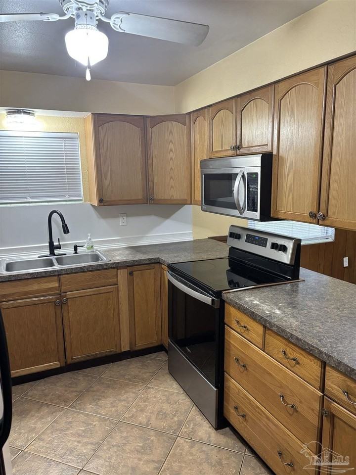 425 Rentz Ave - Photo 6 of 18