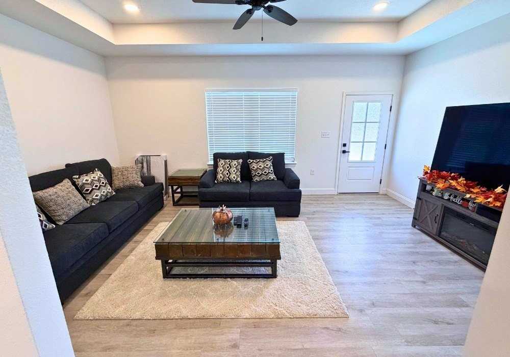 1202 S Main St - Photo 7 of 18