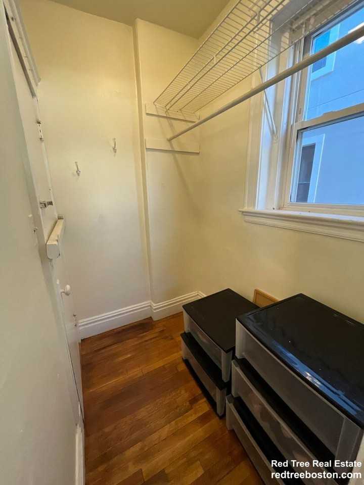 45 Englewood Ave #4 - Photo 6 of 10