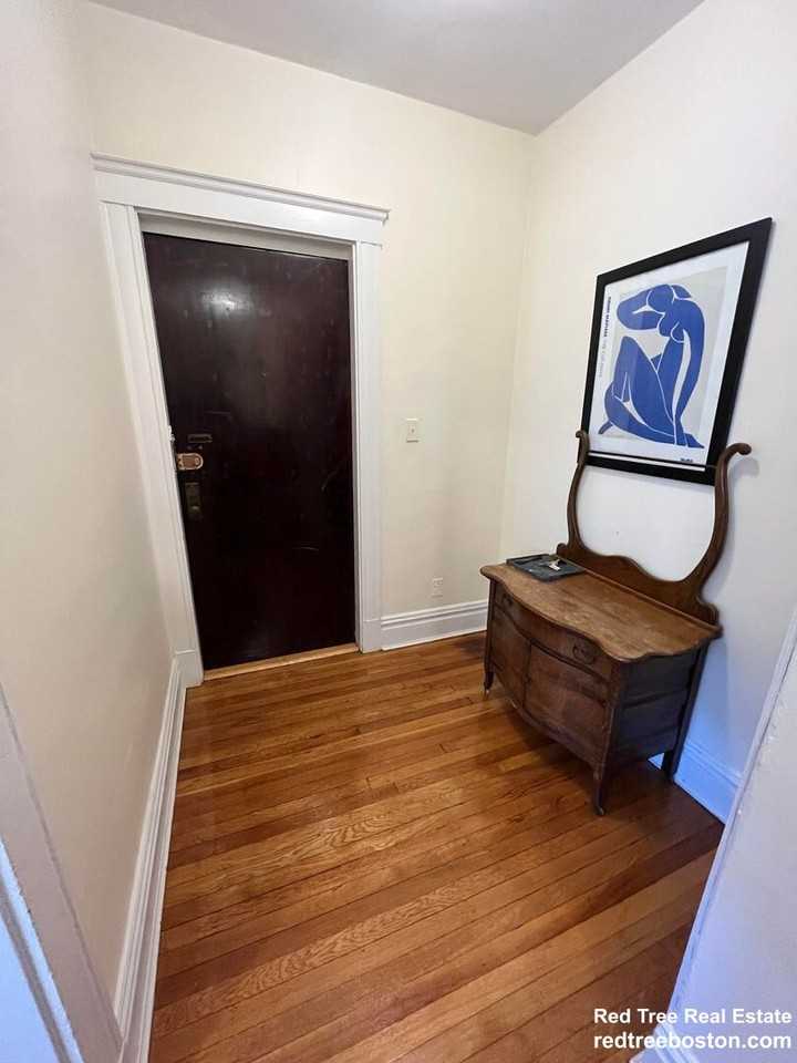 45 Englewood Ave #4 - Photo 7 of 10