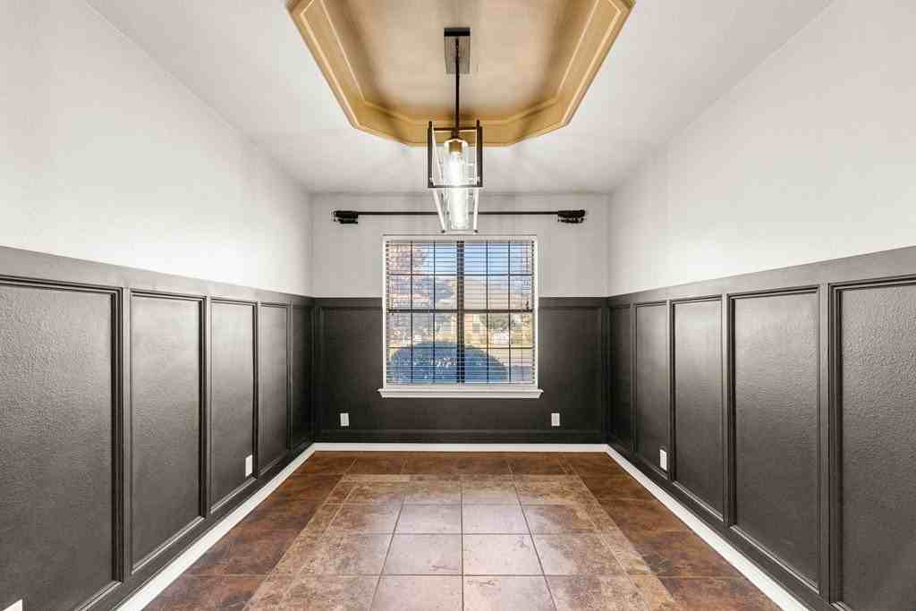 3701 Oakmont Dr - Photo 5 of 34