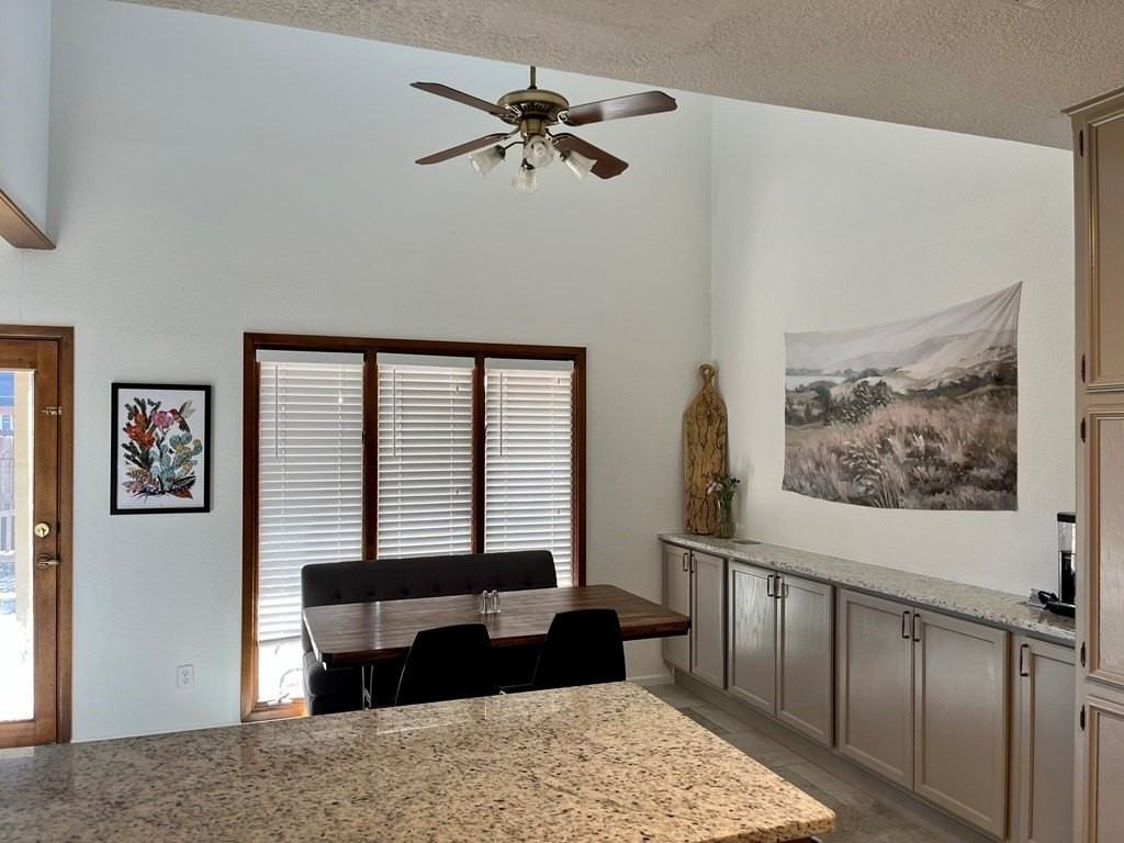 3609 Crestmont Dr - Photo 6 of 13