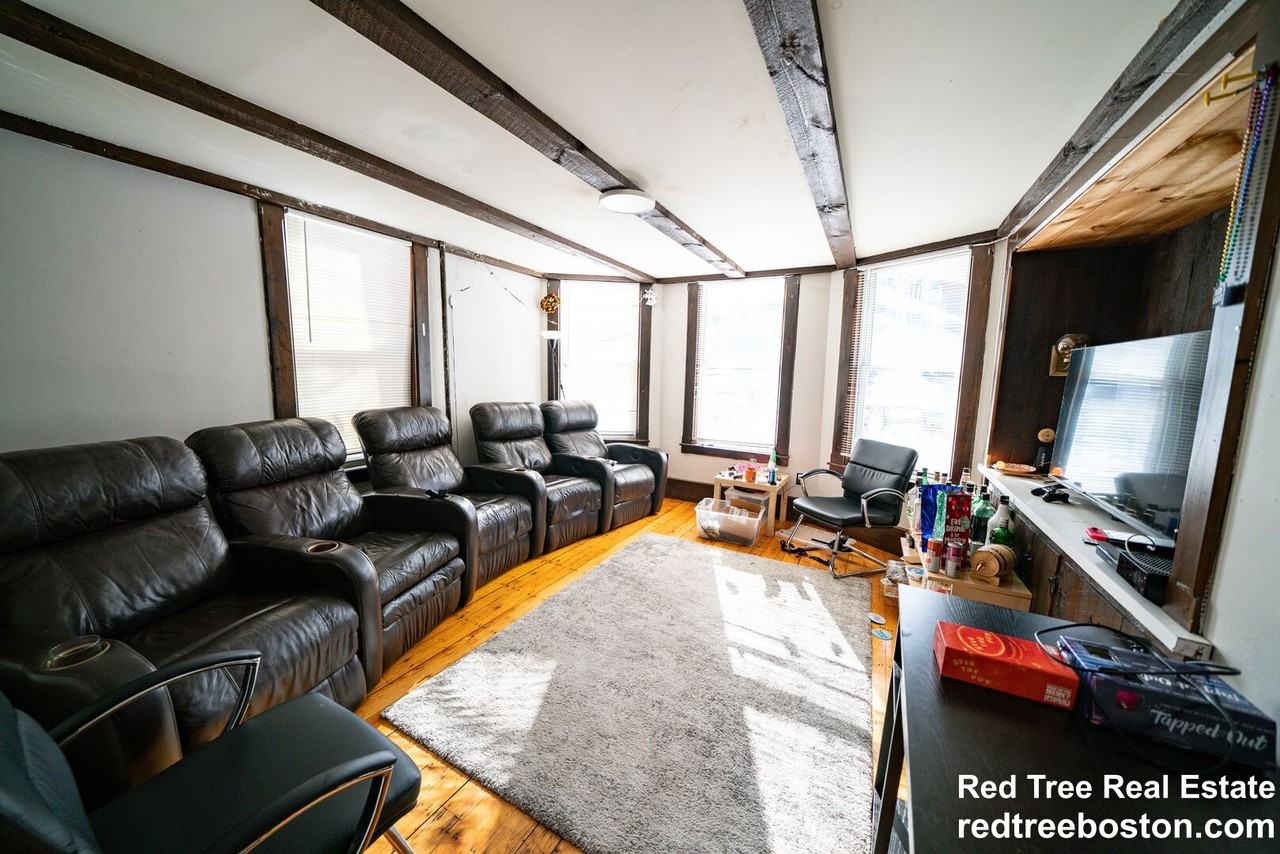 154 Calumet St #1 - Photo 2 of 23