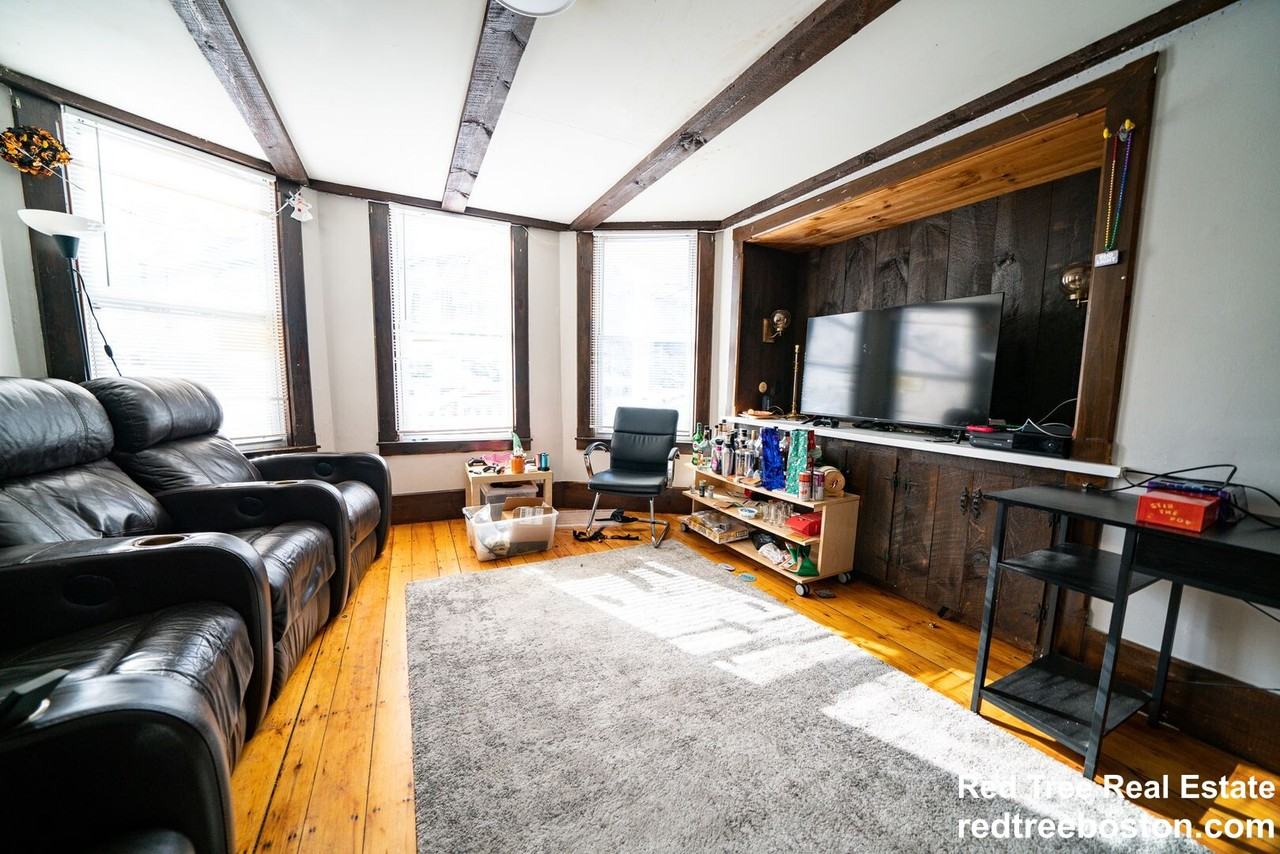 154 Calumet St #1 - Photo 7 of 23