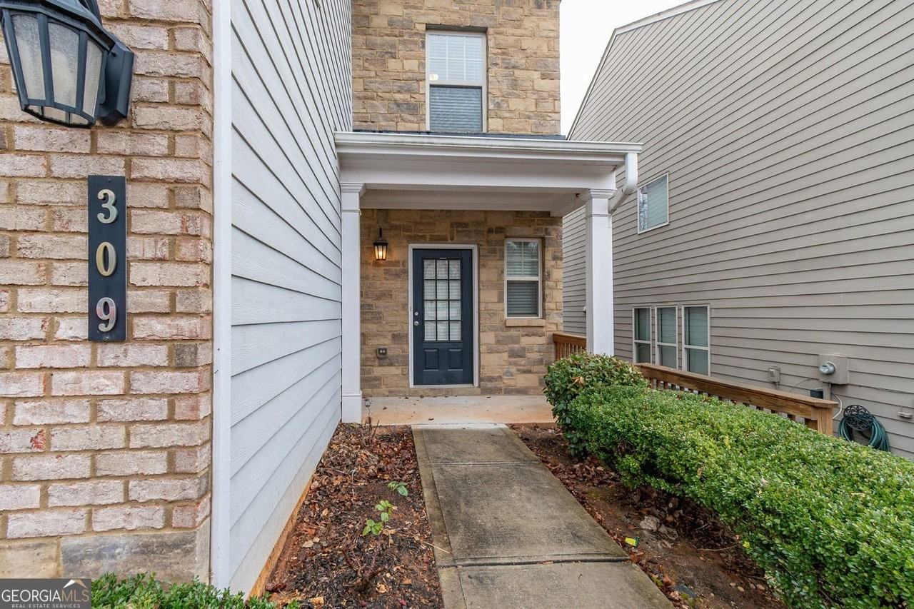 309 Hardy Water Dr - Photo 2 of 32