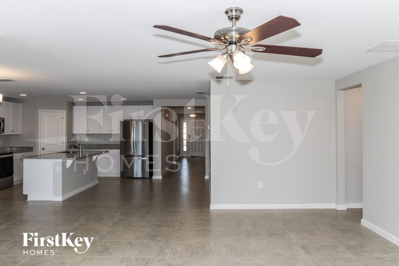 437 Earheart Dr - Photo 2 of 15