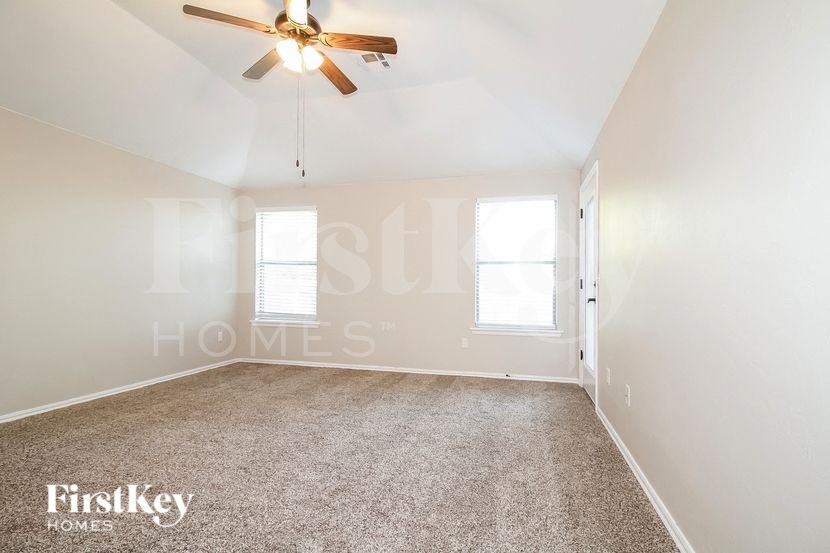 4529 Oasis Ct - Photo 6 of 15