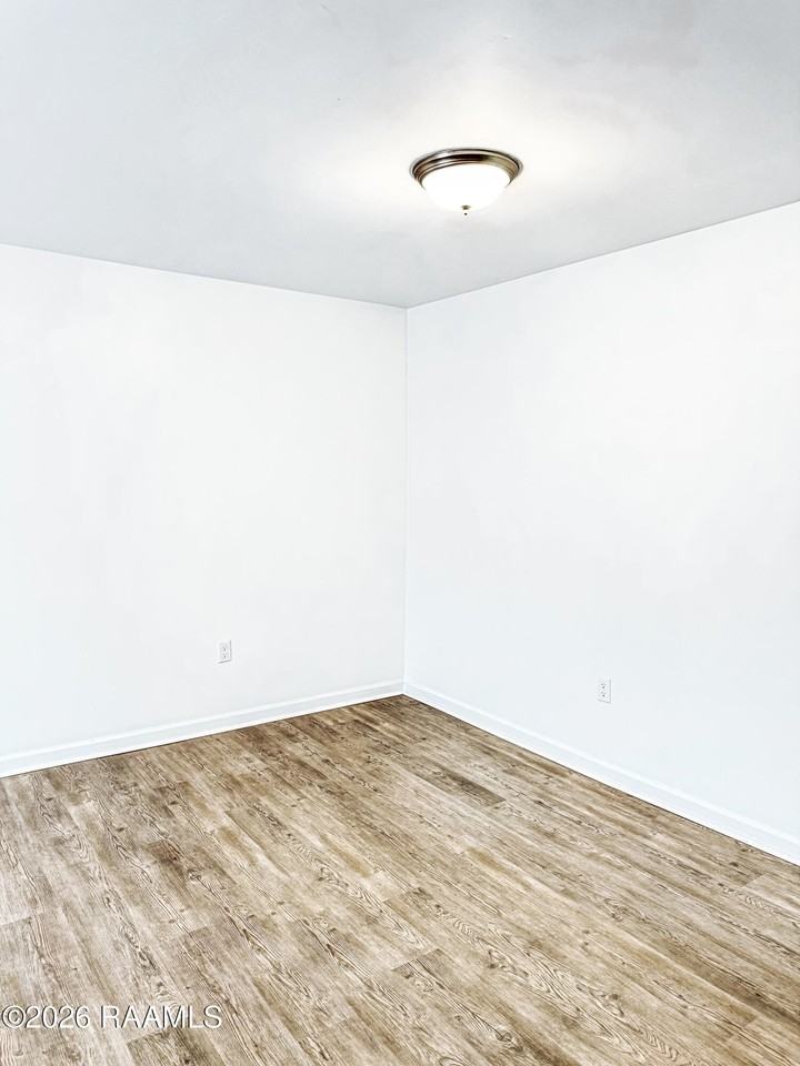 501 Darby Ln #122 - Photo 3 of 8