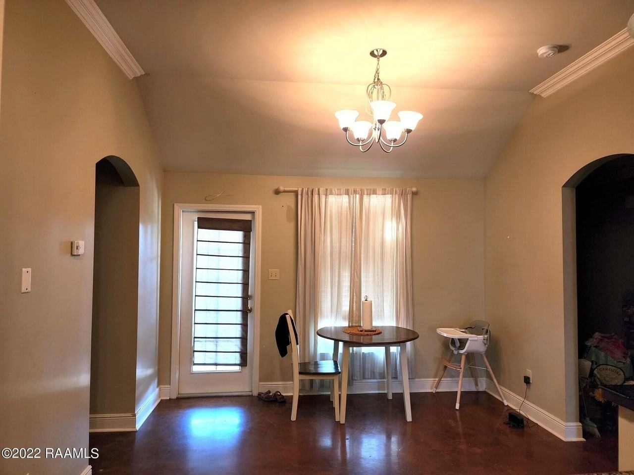 304 Stoneridge Dr - Photo 5 of 18