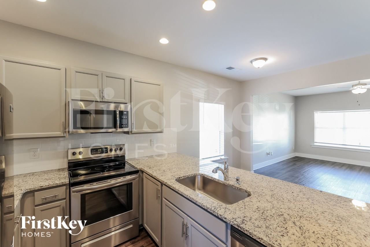 2762 Village Pl - Photo 6 of 15