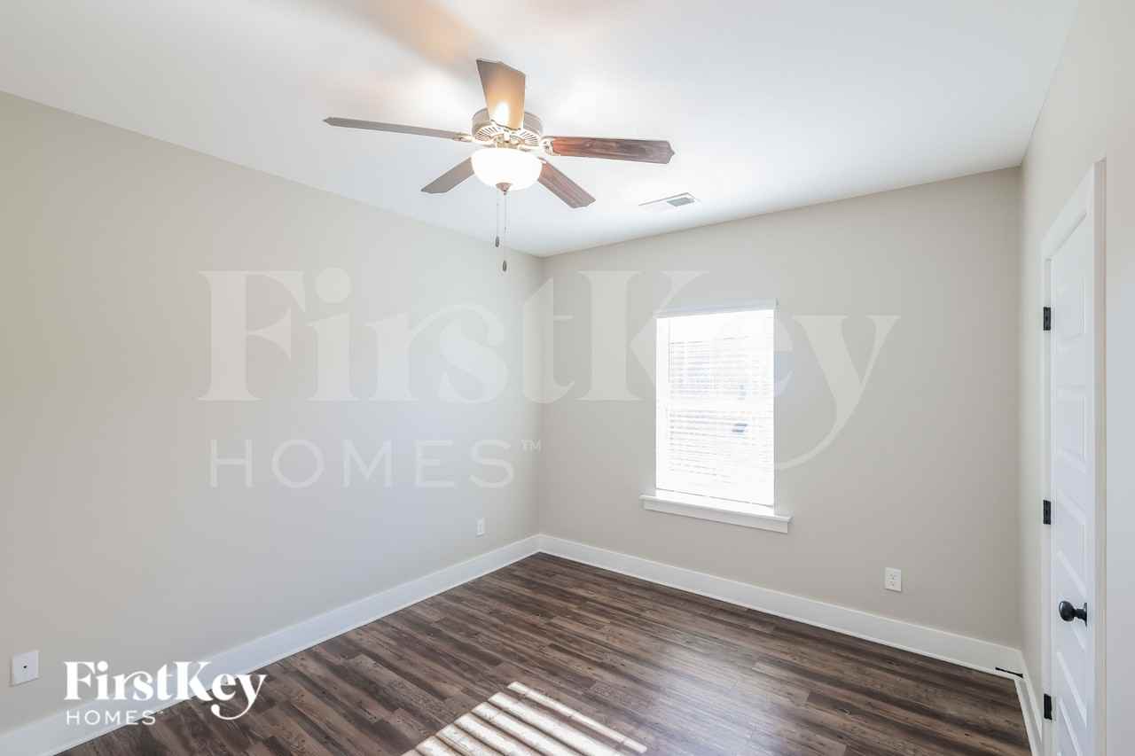 2762 Village Pl - Photo 7 of 15